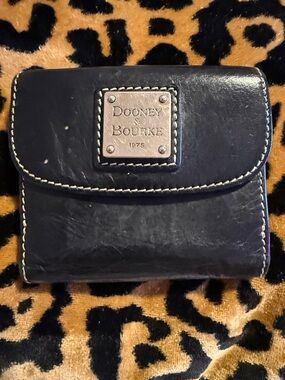 Dooney & Bourke Black Leather Compact Wallet with Silver Plaque VINTAGE!!!
